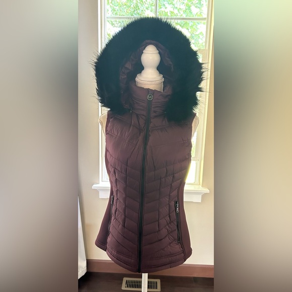 MICHAEL Michael Kors Jackets & Blazers - Michael Kors Hooded Puffer Vest In Cranberry-Size S-Like New🩶